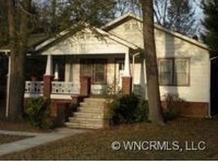 910 Garden Ln, Hendersonville, NC 28792