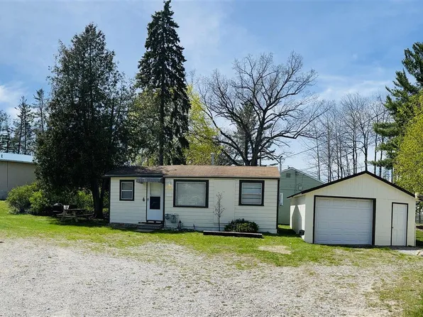 203-201-199 Gasoline Aly, Houghton Lake, MI 48629