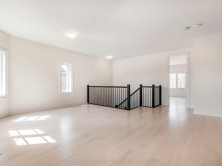 143 S Ambrous Cres — Photo 8