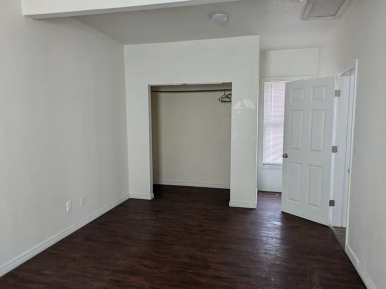 109 S 8th St — Photo 19
