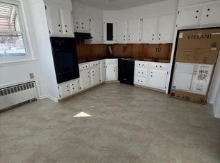 98 Broughton Ave, Bloomfield, NJ 07003