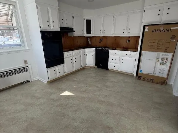 98 Broughton Ave, Bloomfield, NJ 07003