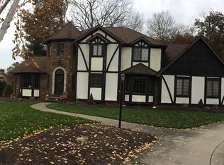 962 Mansion Dr, Barberton, OH
