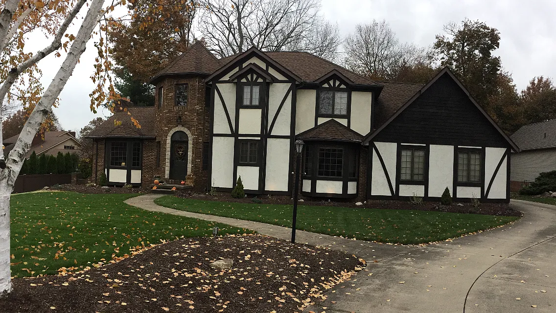962 Mansion Dr photo 1