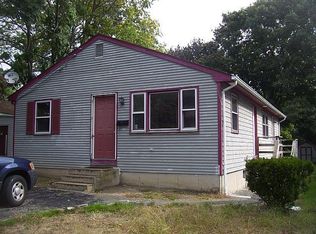 582 Laurel Hill Ave, Cranston, RI 02920