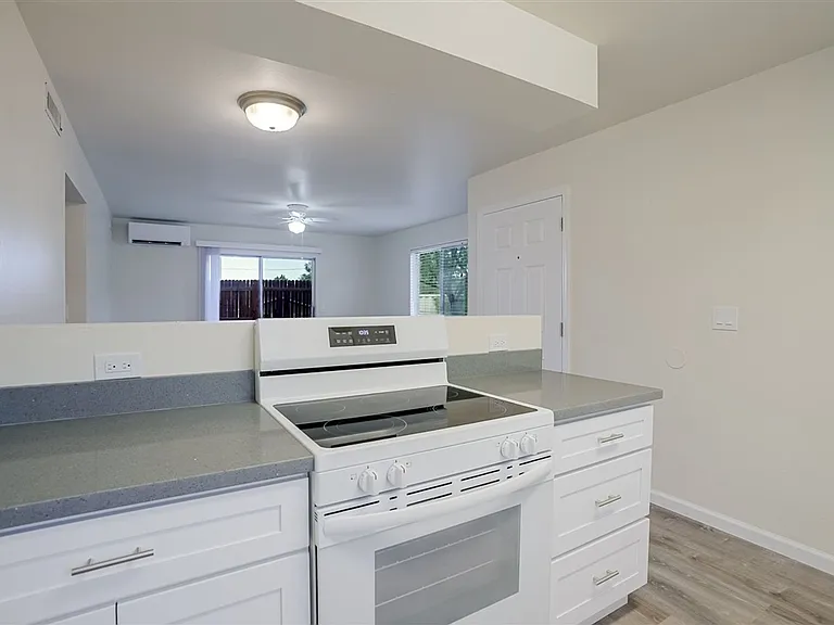 610 Lincoln Ave — Photo 14