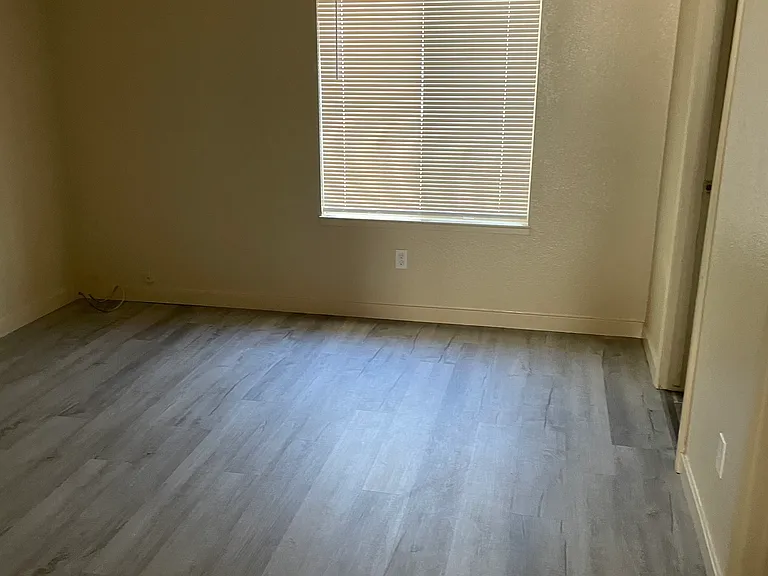 1424 Sylvan Ave — Photo 11