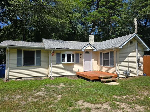 51 River St