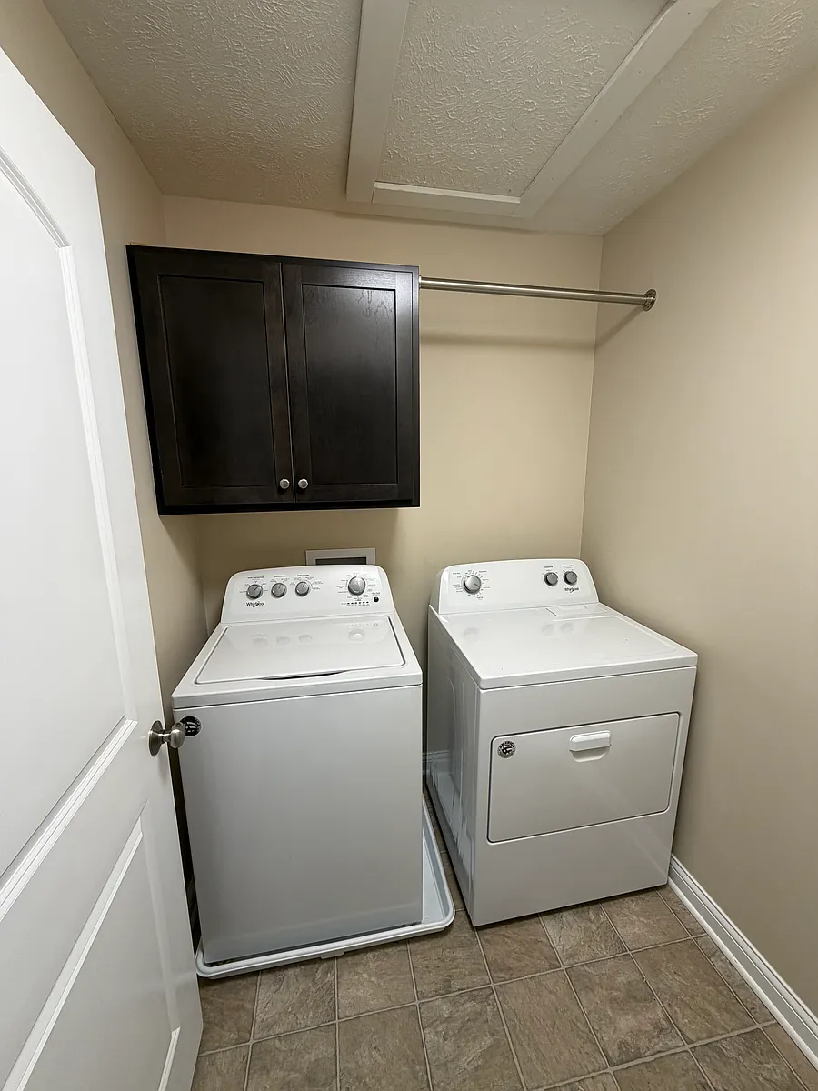 Building Photo - 7441 Kentwell Ln