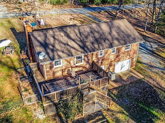 2nd image of 2835 Edwardsville Rd