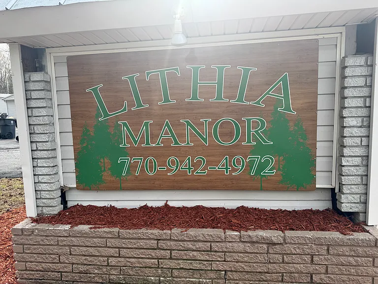 Lithia Manor (3666 Glenda St, Lithia Springs 30122) — Photo 1