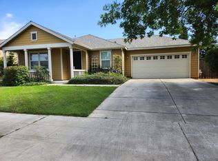 689 E Sierra Ave, Reedley, CA 93654