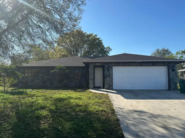 1562 SW Avens Street, Port St Lucie, FL 34986