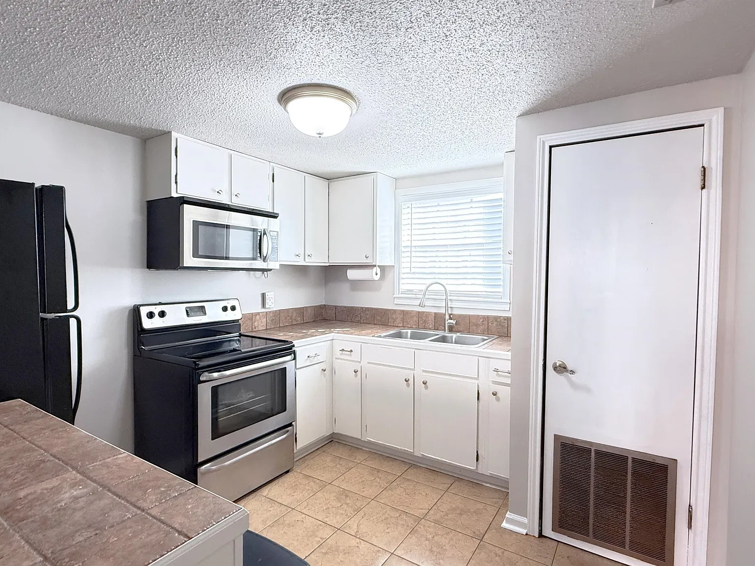 1 bed, 472 sqft, $750 — Photo 3
