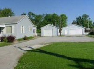 105 Blue Wate Ln, Cahokia, IL
