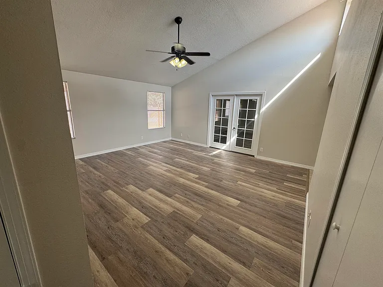 4765 Limestone Dr NE — Photo 6