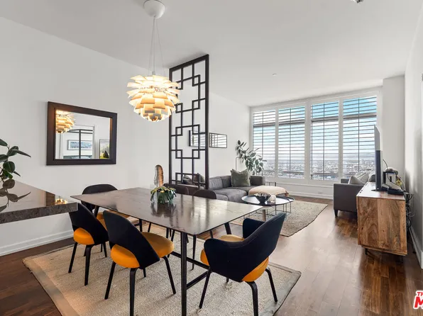 900 W Olympic Blvd, Los Angeles, CA