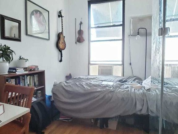 4th image of 183 Calyer St