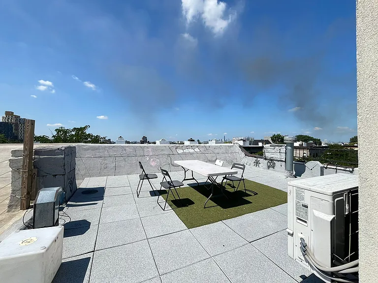 657 Seneca Ave #2 — Photo 15