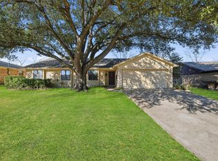 1721 High Ridge Rd, Benbrook, TX 76126