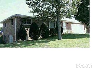 808 N Main St, Washburn, IL 61570