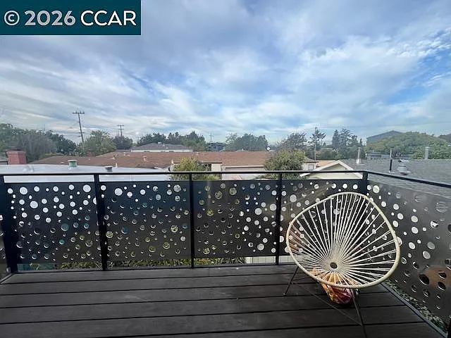 1325 Hopkins St — Photo 18