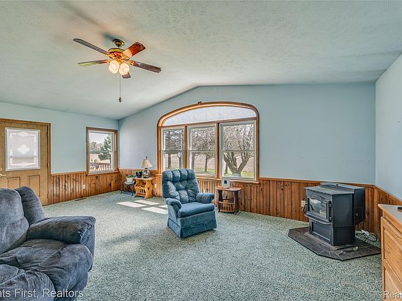 4th image of 342 N Chambers Rd