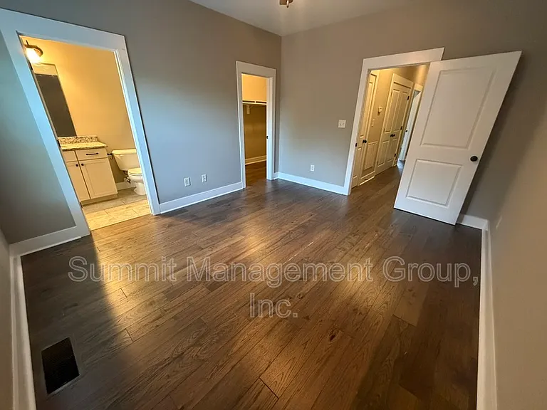 860 S Harkness St #H — Photo 23