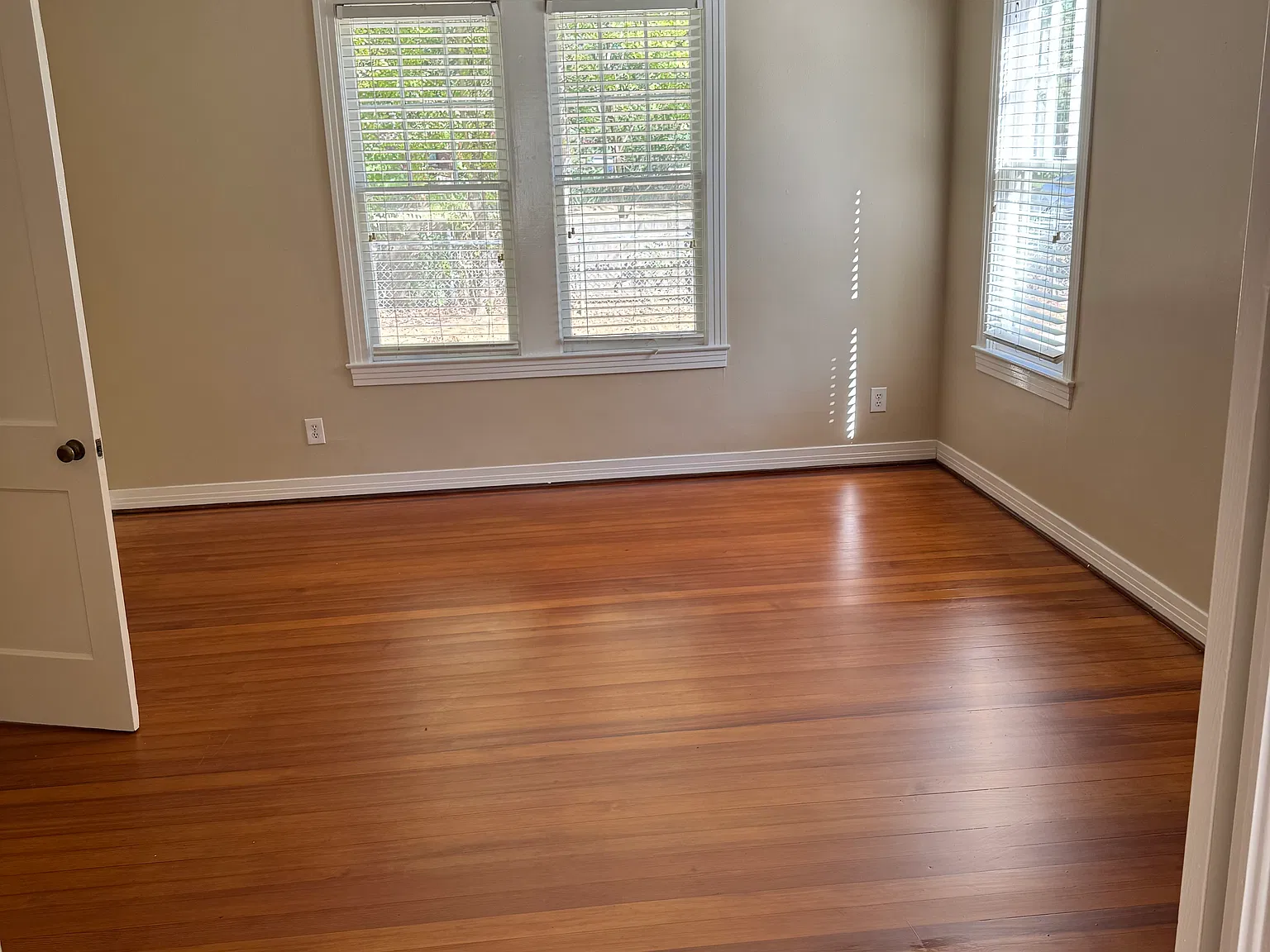 2 bed, 1952 sqft, $1,900 — Photo 3