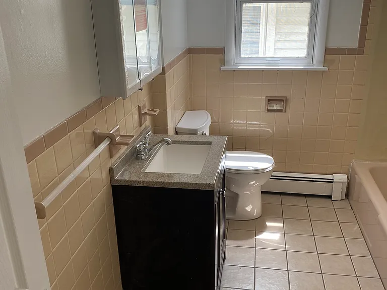 571 Morris St #1 — Photo 10