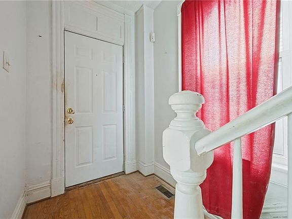 4th image of 333 Elm Ave
