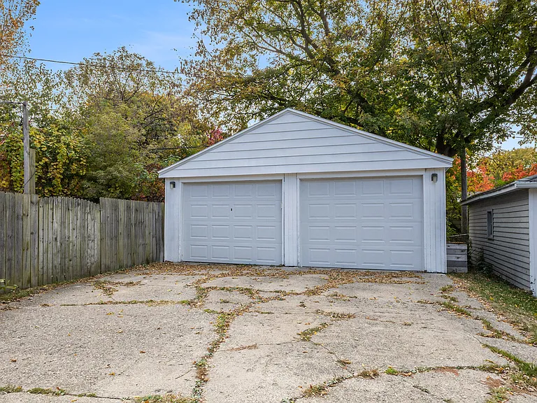 1437 Lewison Ave NE — Photo 15