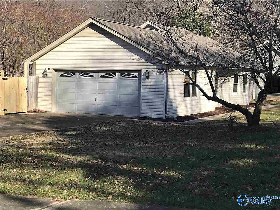 1st image of 1305 Chimney Springs Dr SE