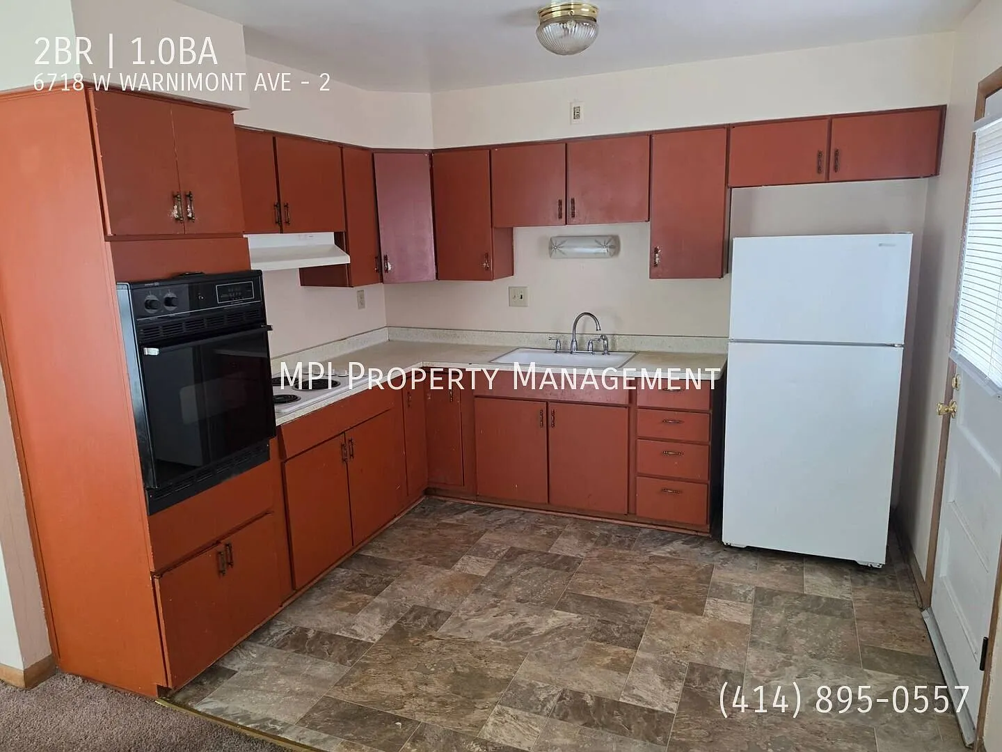Nice 2 bedroom on the South side. 1/2 Off First month! — Photo 2