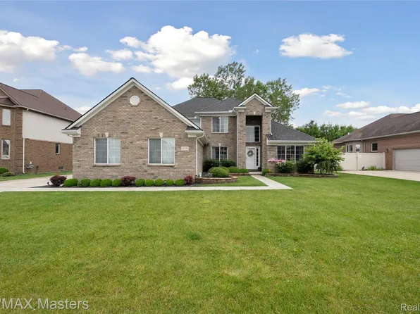 32723 Adam Brown Dr, Rockwood, MI 48173