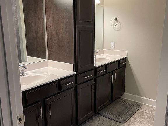 4th image of 2333 Fairchild Cir