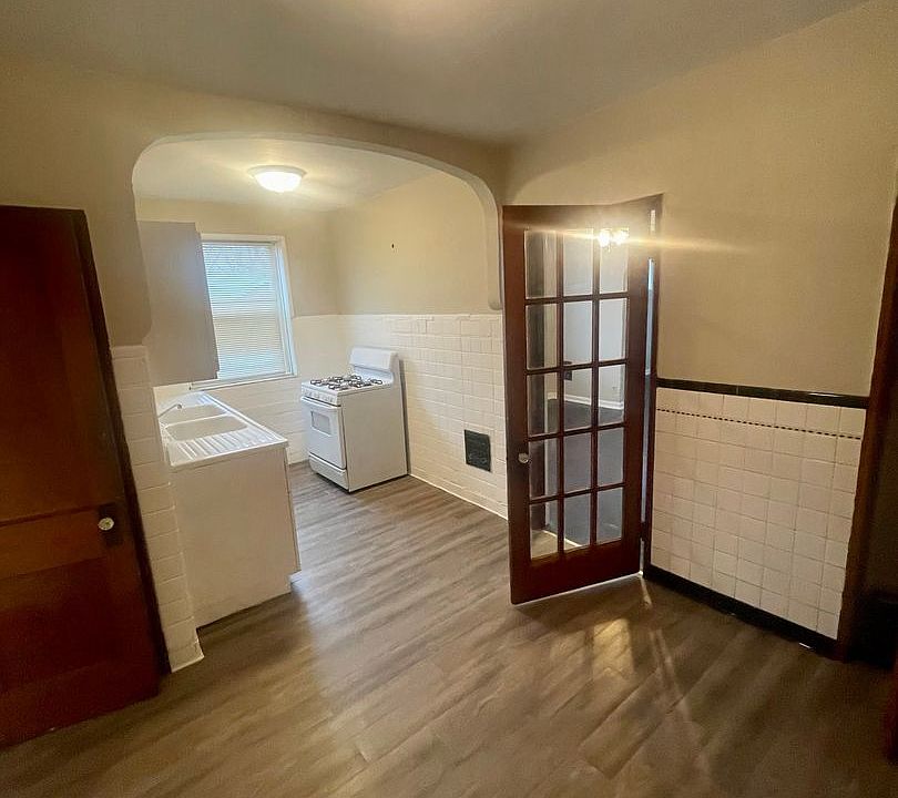 1st image of 3692 Montana St