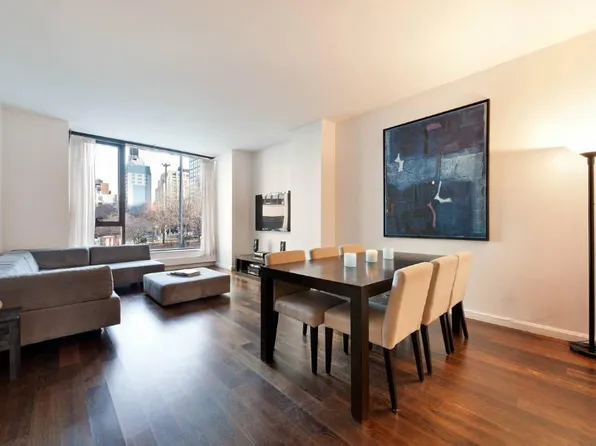 255 Hudson Street image 1 of 7