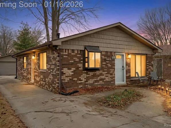 39435 Prentiss St, Harrison Township, MI 48045