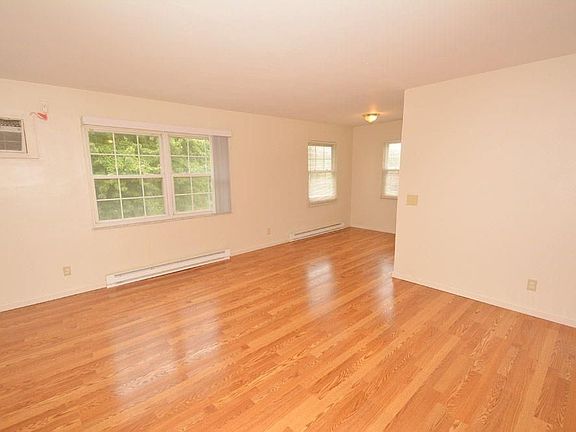 2nd image of 3001 N Webster Ave APT 14C