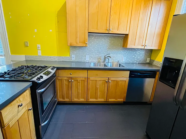 402 15th St #2 — Photo 28