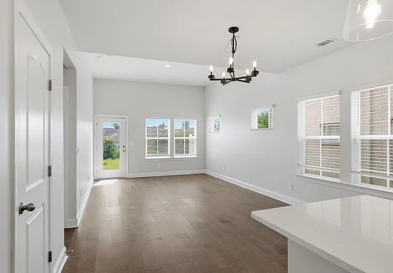 204 Douglas Bend Rd #1806 — Photo 12