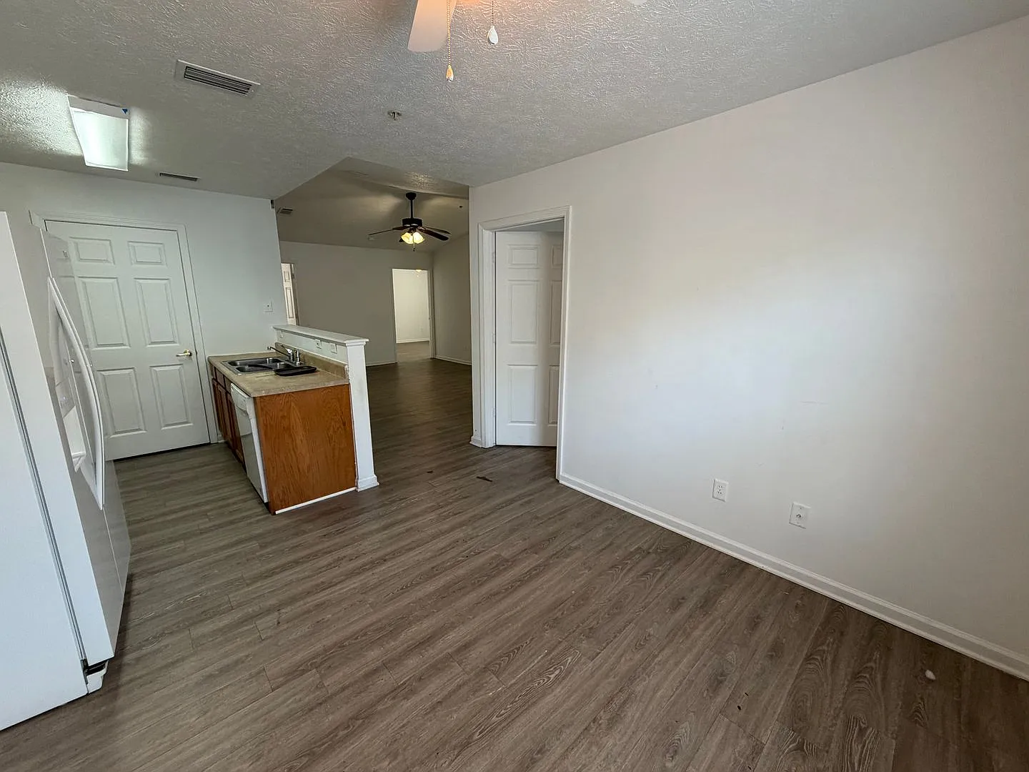9123 Laird Street — Photo 4