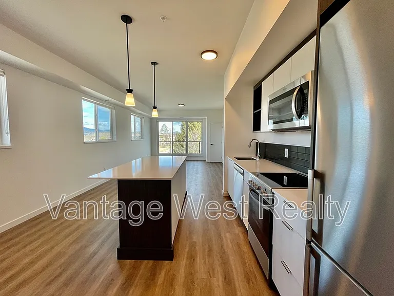 615 Rutland Rd N #401 — Photo 3