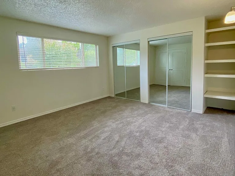 Timberlane Apartments — Photo 19