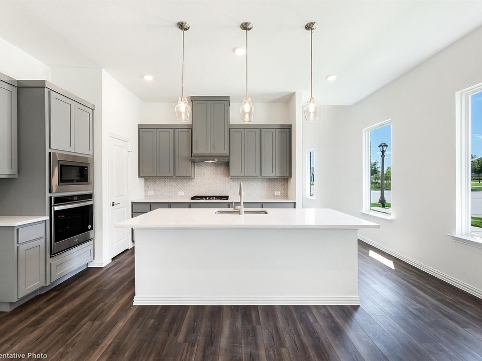 Quick Move In Home by Ashton Woods