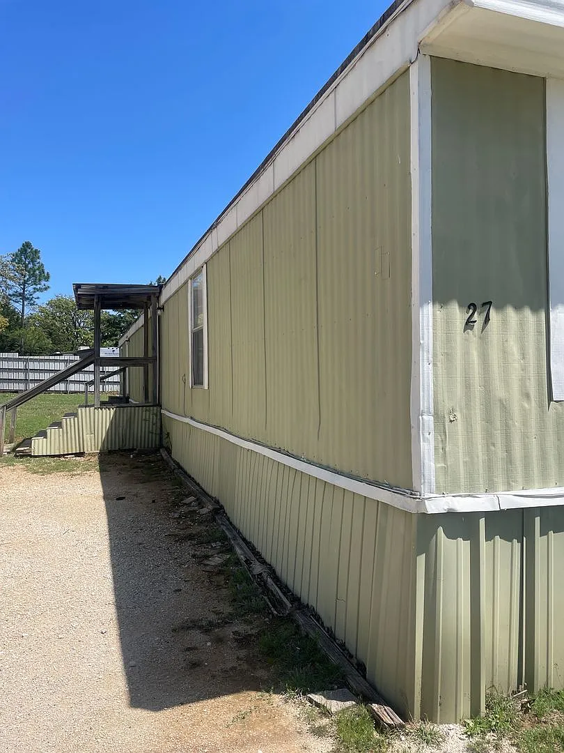 Building Photo - 27 Blue Star Dr