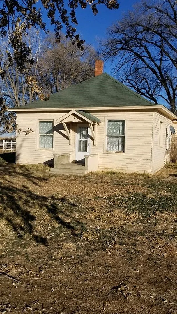Don't miss your chance beautiful 3 bedroom farm house avail NOW — Photo 4