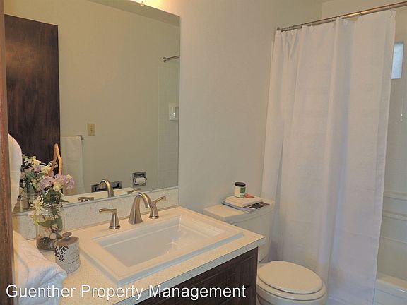 5th image of 112 W Cliff Dr APT 203