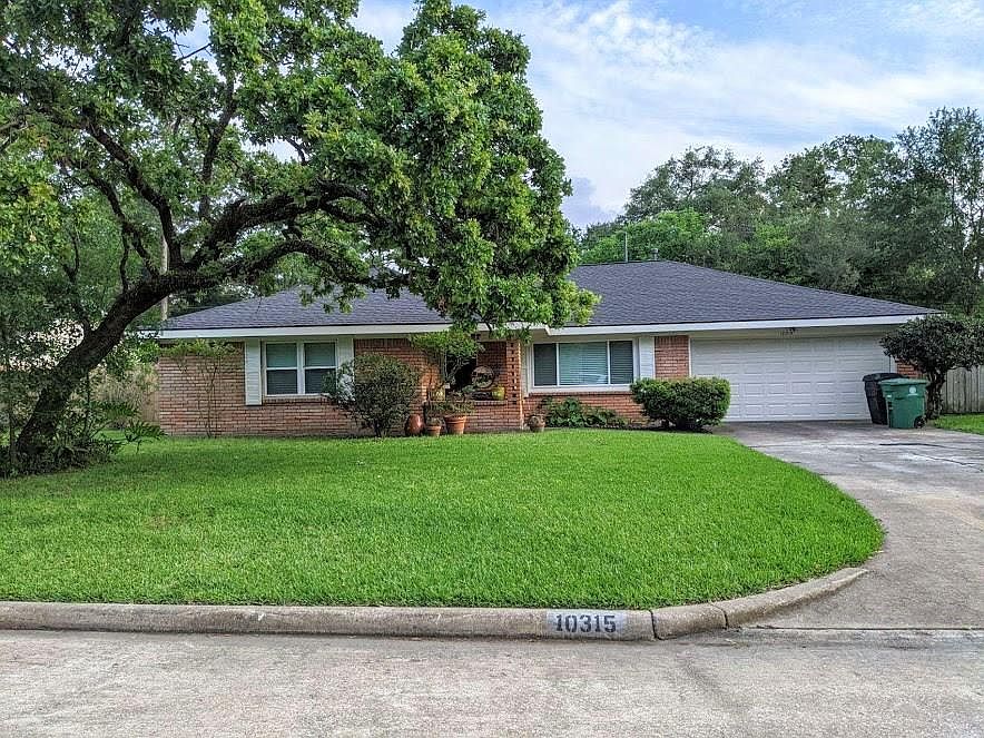1st image of 10315 Shadow Wood Dr